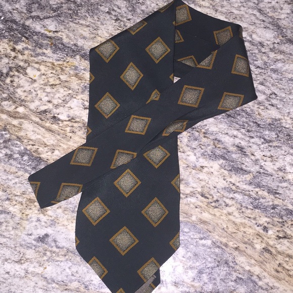 Giorgio Armani Men’s Tie - Picture 7 of 10